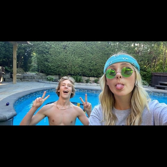 T shirt NWT limited edition sunny isles sz M - Picture 3 of 3